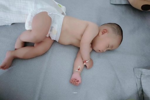 琼海怀孕多久会显肚子